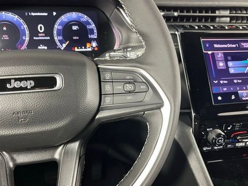 New 2025 Jeep Grand Cherokee Laredo X w/ Luxury Tech Group I image 15