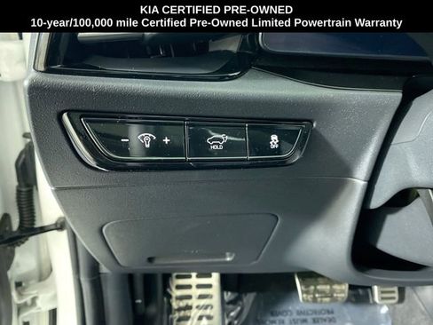 Certified 2024 Kia Niro Wave w/ Wave Preserve Package image 13