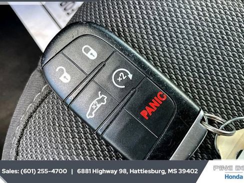 Used 2022 Dodge Charger SXT image 9