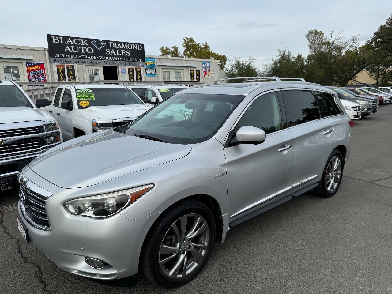 Used 2015 INFINITI QX60 AWD Hybrid w/ HEV Deluxe Touring Package image 3