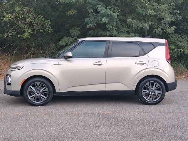 Used 2020 Kia Soul EX FWD image 2