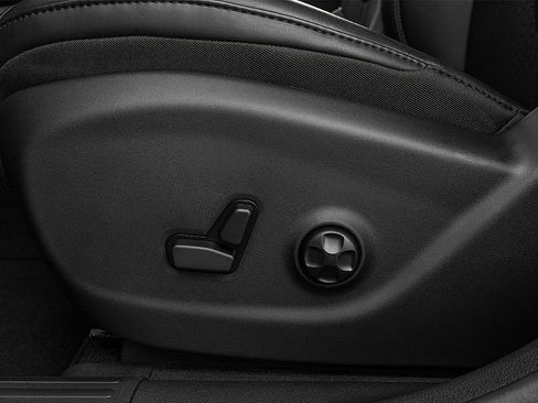 Used 2021 Jeep Cherokee Latitude Plus FWD image 11