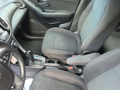 Used 2019 Chevrolet Trax LS FWD image 24