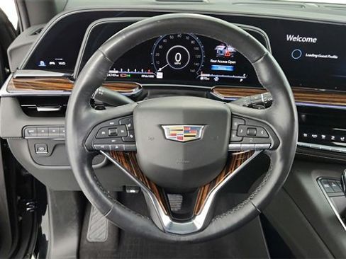 Certified 2022 Cadillac Escalade Premium Luxury image 12