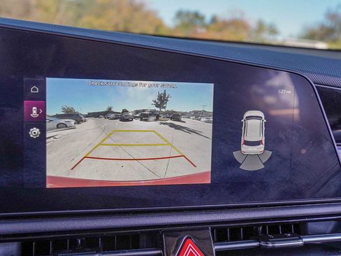 Certified 2025 Kia Niro EX image 16