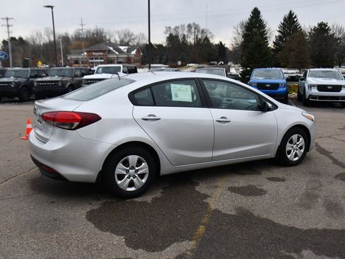 Used 2017 Kia Forte LX w/ LX Popular Package image 7