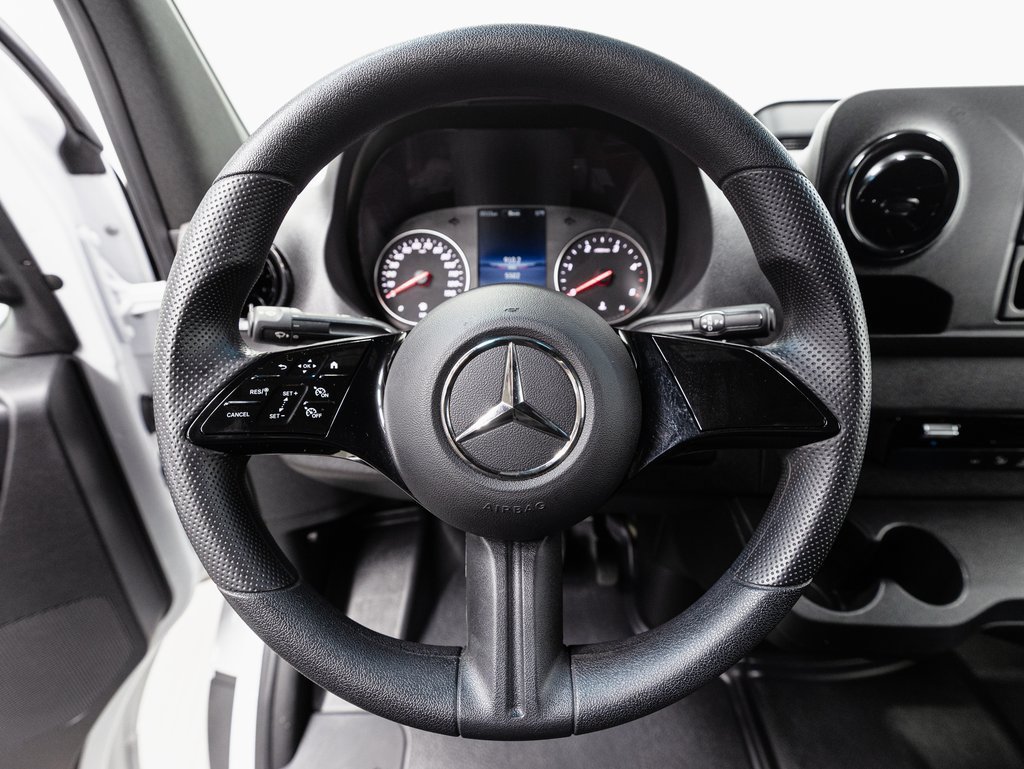 Used 2025 Mercedes-Benz Sprinter 2500 image 11