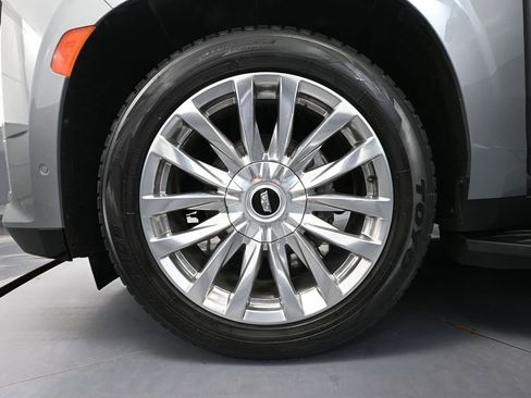 Used 2023 Cadillac Escalade Premium Luxury w/ Touring Package AWD/4WD image 17