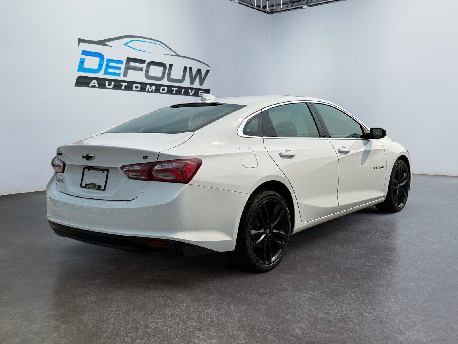 Used 2024 Chevrolet Malibu LT w/ Sport Edition FWD image 3