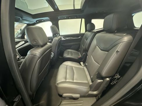 Used 2020 Cadillac XT6 Premium Luxury AWD/4WD image 14
