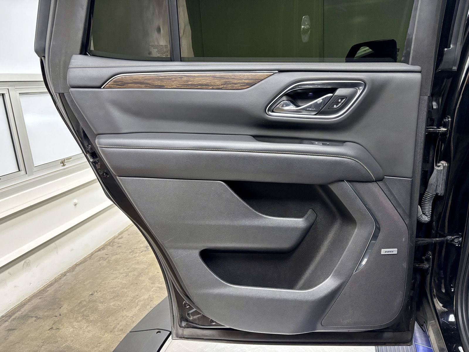 Used 2021 Chevrolet Tahoe Premier w/ Premium Package RWD image 18