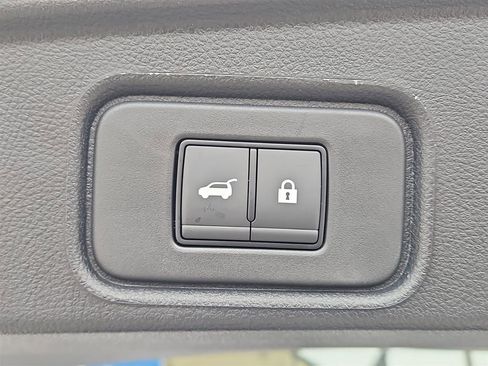 New 2025 Nissan Pathfinder SL image 23