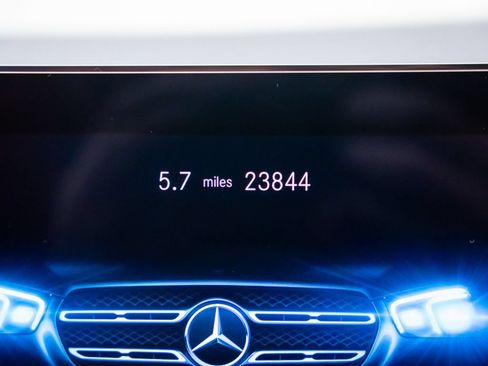 Used 2023 Mercedes-Benz GLA 250 4MATIC w/ Premium Package image 20