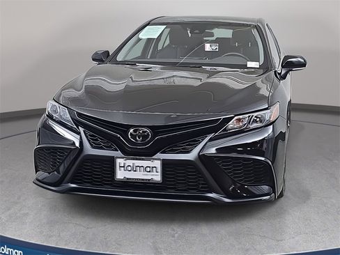 Used 2024 Toyota Camry SE image 9