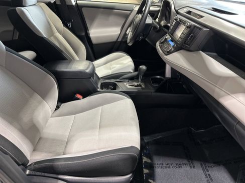 Used 2016 Toyota RAV4 XLE image 17