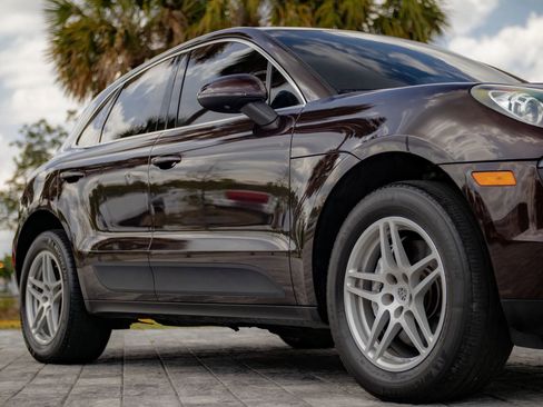 Used 2017 Porsche Macan S AWD/4WD image 3
