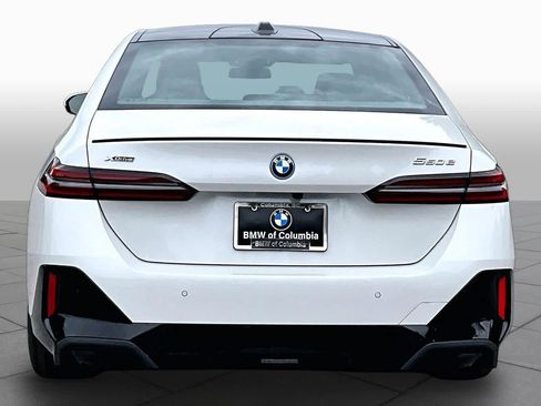 New 2027 BMW 550e xDrive AWD/4WD image 4