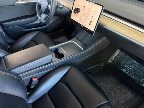 Used 2023 Tesla Model 3 Standard Range RWD image 32
