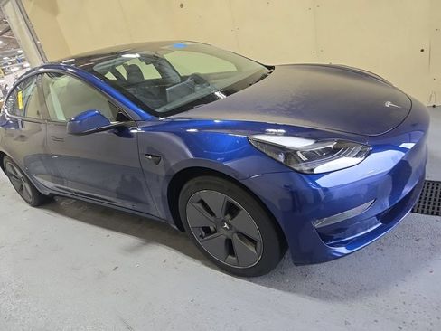 Used 2023 Tesla Model 3 Standard Range RWD image 3