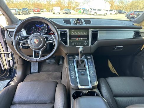 Used 2017 Porsche Macan Turbo image 17