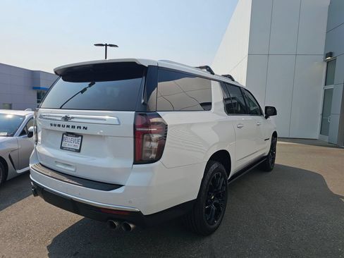 Used 2022 Chevrolet Suburban High Country w/ Premium Package 2 AWD/4WD image 7