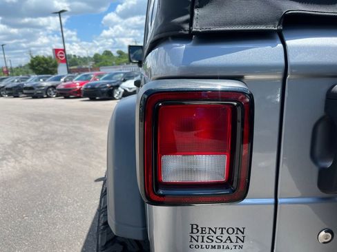 Used 2018 Jeep Wrangler Unlimited Sport S AWD/4WD image 40