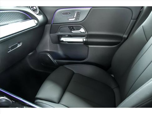 Certified 2025 Mercedes-Benz GLB 250 GLB 250 4MATIC image 24