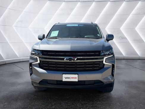 Used 2022 Chevrolet Suburban RST image 2