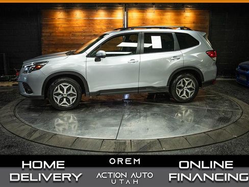 Used 2022 Subaru Forester Premium image 1