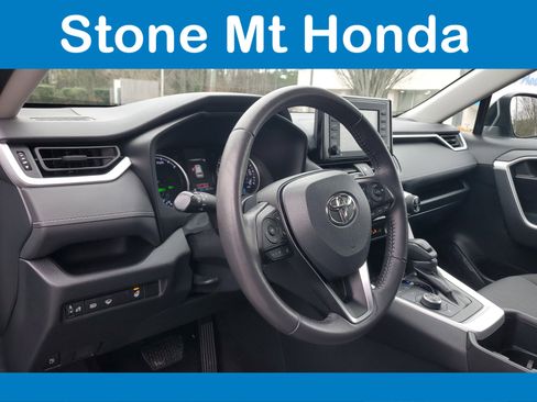Used 2022 Toyota RAV4 XLE image 18