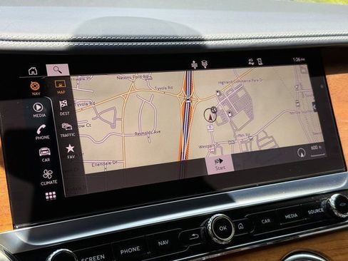 Used 2023 Bentley Continental GT V8 image 22