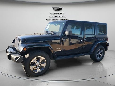 Used 2018 Jeep Wrangler Unlimited Sahara image 4