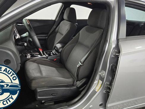 Used 2018 Dodge Charger SXT RWD image 25