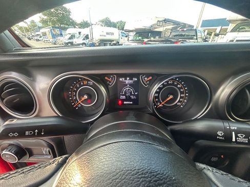 Used 2023 Jeep Gladiator Sport image 38