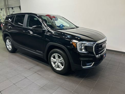 Used 2024 GMC Terrain SLE AWD/4WD image 2