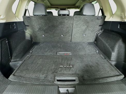 Used 2021 Nissan Rogue SL w/ Premium Package image 29