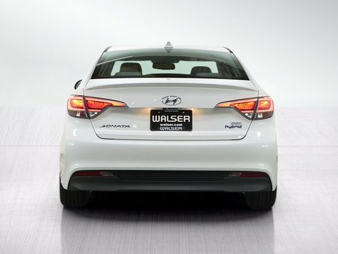 Used 2017 Hyundai Sonata Plug-In Hybrid FWD image 4