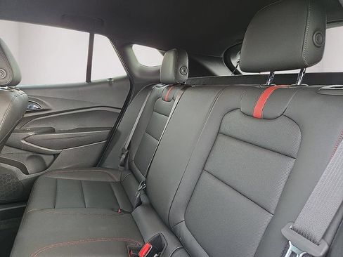Used 2026 Chevrolet Trax RS w/ Sunroof Package FWD image 9