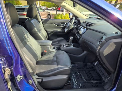Used 2017 Nissan Rogue SL w/ SL Premium Package image 5