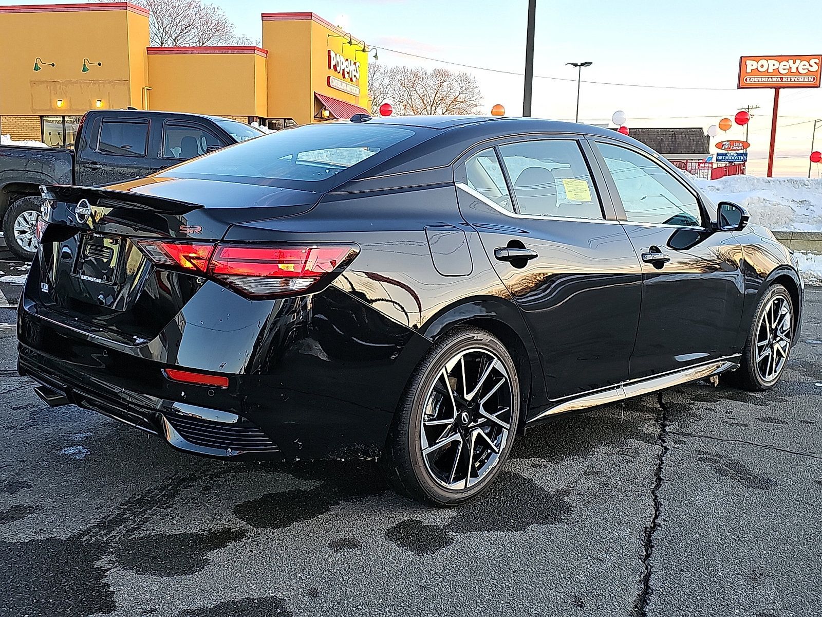Used 2025 Nissan Sentra SR w/ SR Premium Package FWD image 7