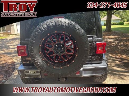 Used 2019 Jeep Wrangler Unlimited Sahara w/ Quick Order Package 24M Moab image 17