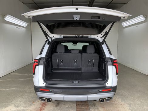 New 2026 Chevrolet Traverse LT w/ Driver Confidence Package image 44