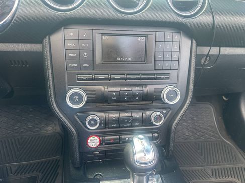 Used 2015 Ford Mustang Convertible RWD image 25