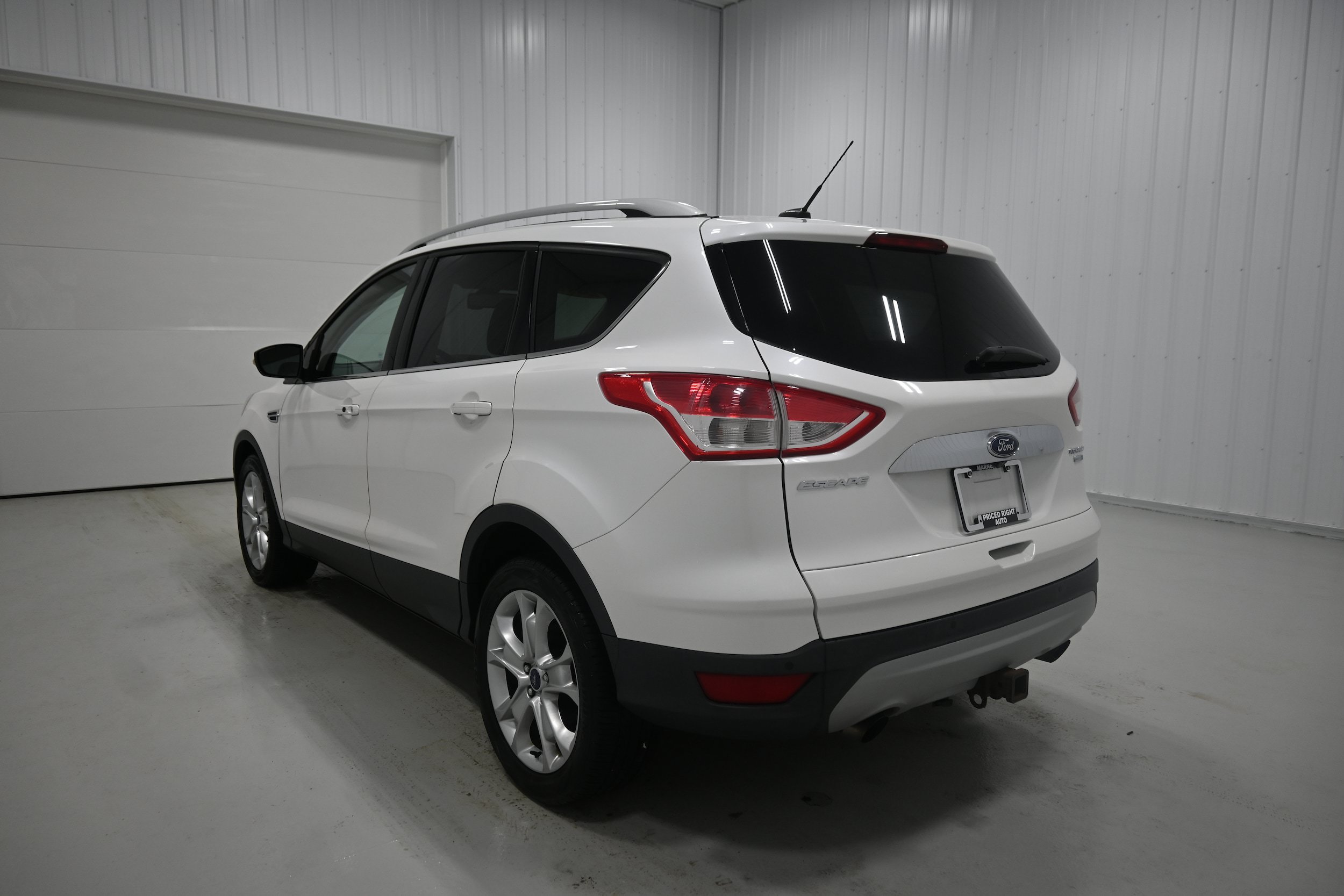 Used 2015 Ford Escape Titanium w/ Equipment Group 301A AWD/4WD image 31