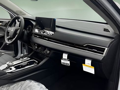 New 2025 Mitsubishi Outlander Trail Edition AWD/4WD image 31