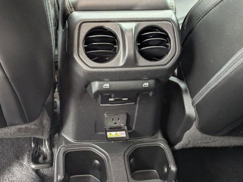 Used 2023 Jeep Gladiator Overland AWD/4WD image 26