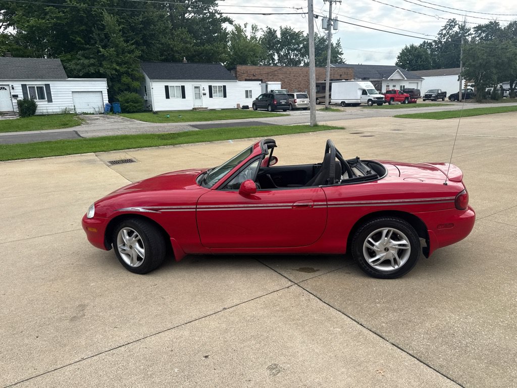 Used 1999 MAZDA MX-5 Miata RWD image 5