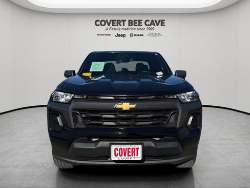Used 2024 Chevrolet Colorado LT image 2