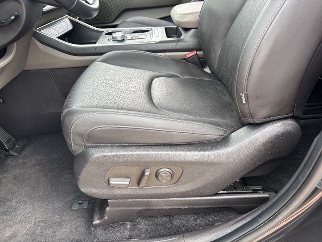 Used 2026 Kia Carnival LXS FWD image 21