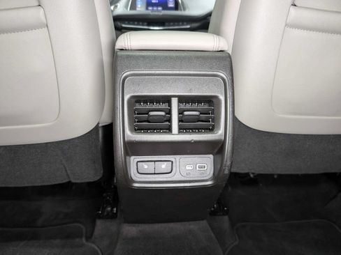 Used 2023 Cadillac XT4 Luxury w/ Cold Weather Package AWD/4WD image 21